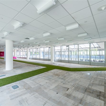 Charles Shopping Square
