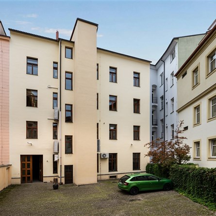 Bělehradská 18