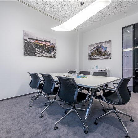 River Garden Office II | III