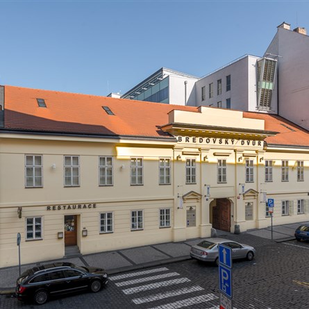 Bredovský Dvůr Centre