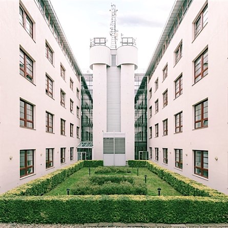 Zirkon Office Center