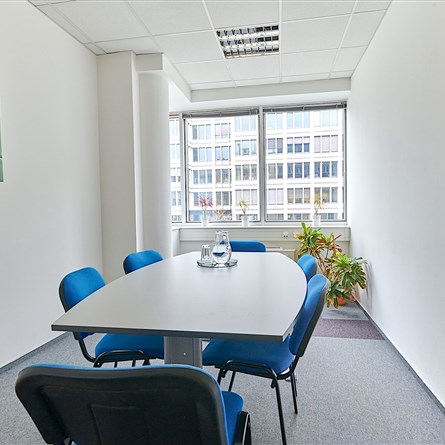 Apeiron Office Center