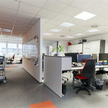 Apeiron Office Center