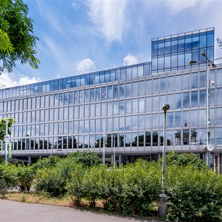 Charles Shopping Square