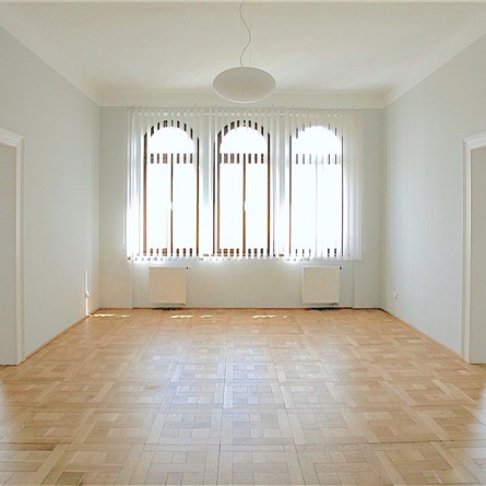 náměstí Kinských 3