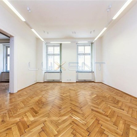 náměstí Kinských 3