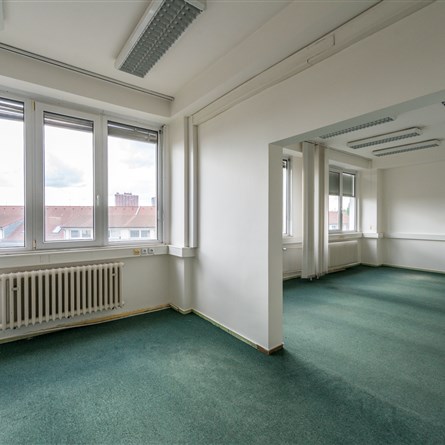 Administrativní centrum Limuzská 8