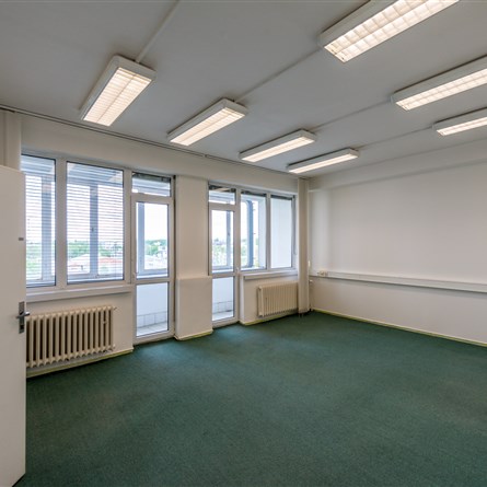 Administrativní centrum Limuzská 8