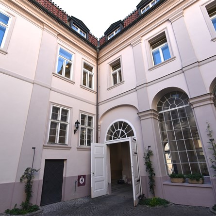 Hartigovský palác