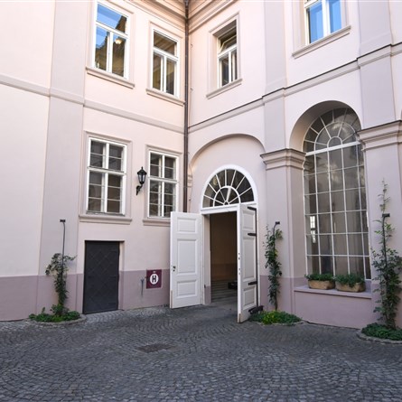 Hartigovský palác