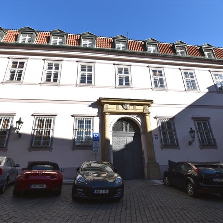 Hartigovský palác