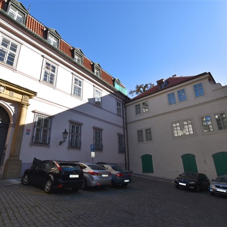 Hartigovský palác