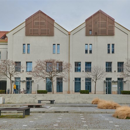 Korunní dvůr