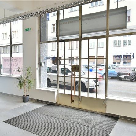 Klimentská 36