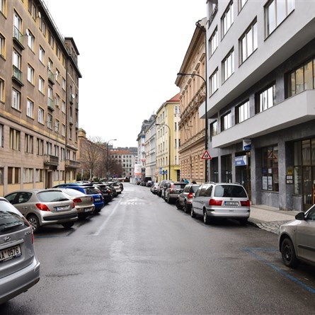 Klimentská 36