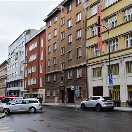Klimentská 36
